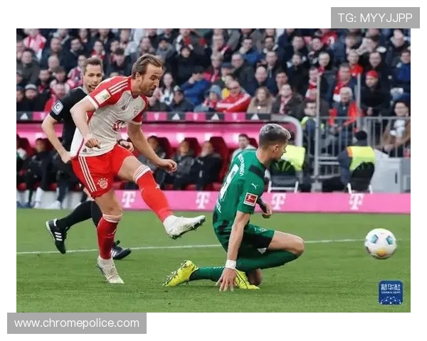 拜仁防线问题持续暴露,对球队争冠走势造成影响 拜仁防线问题持续暴露,对球队争冠走势造成影响